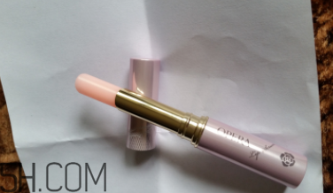 娥佩蘭潤唇膏有香味嗎？娥佩蘭潤唇膏有味道嗎？