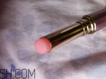 娥佩蘭潤唇膏有香味嗎？娥佩蘭潤唇膏有味道嗎？