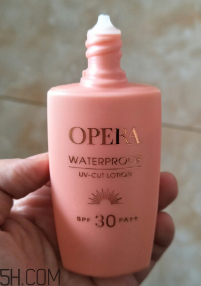 娥佩蘭防曬霜是物理防曬還是化學防曬？油不油？