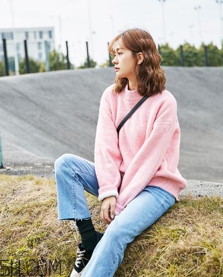 粉色毛衣搭配什么下身？粉色毛衣下面怎么搭配？