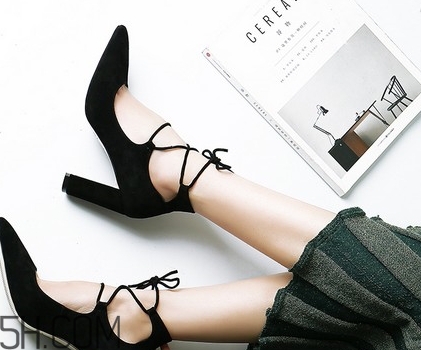 黑絨面的鞋子臟了怎么辦？黑絨鞋子怎么保養(yǎng)？