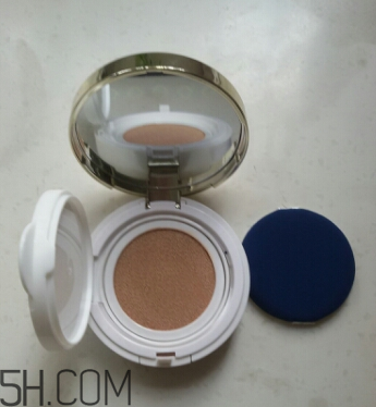 透真氣墊BB霜卡粉嗎？透真氣墊BB霜浮粉嗎？