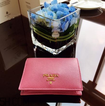 prada錢(qián)包怎么樣？prada錢(qián)包好嗎？