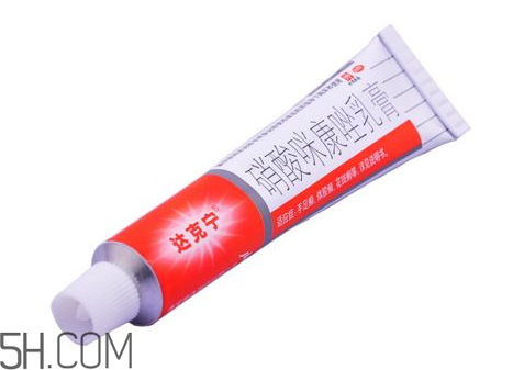 達(dá)克寧能治灰指甲嗎？達(dá)克寧能擦臉嗎？