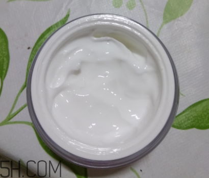 瓷肌御雪祛斑霜夏天能用嗎？瓷肌御雪祛斑夏天用油嗎？