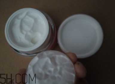 瓷肌御雪祛斑霜夏天能用嗎？瓷肌御雪祛斑夏天用油嗎？