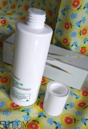 瓷肌蘆薈純露是爽膚水嗎？瓷肌蘆薈純露是乳液嗎？