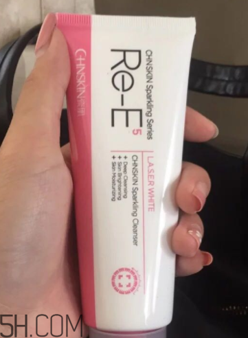 瓷肌晶透雪肌潔面乳可以卸妝嗎？清潔力如何？