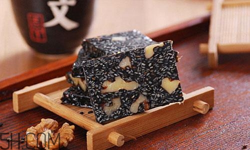 吃阿膠可以喝蜂蜜水嗎？阿膠和蜂蜜可以一起吃嗎？