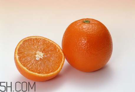 橙子和梨可以一起榨汁嗎？橙子和梨可以一起吃嗎？