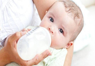 怎樣能減少寶寶吐奶情況？寶寶吐奶后要注意哪些問題？