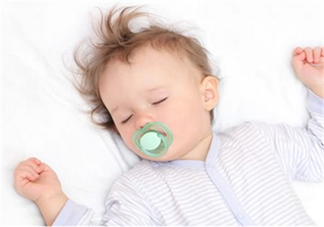 嬰幼兒睡覺翻白眼是怎么回事？寶寶學(xué)游泳有哪些講究？