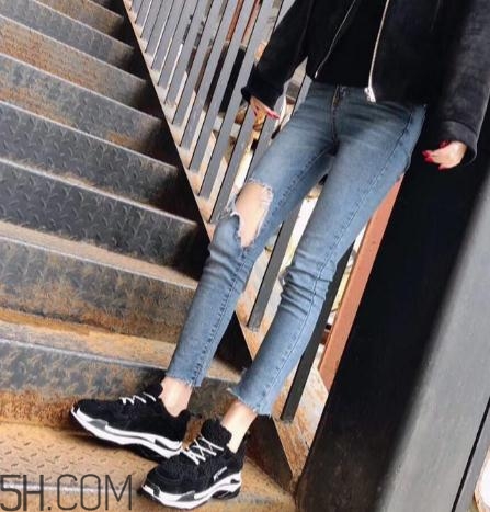 翻毛運(yùn)動(dòng)鞋怎么清洗？翻毛運(yùn)動(dòng)鞋能用水洗嗎？