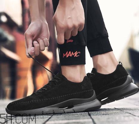 翻毛運(yùn)動鞋發(fā)白怎么辦？翻毛運(yùn)動鞋怎么打理？