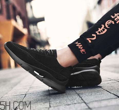 翻毛運(yùn)動鞋發(fā)白怎么辦？翻毛運(yùn)動鞋怎么打理？