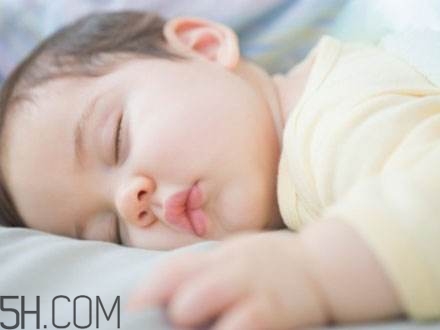 嬰兒猝死綜合征是怎么回事？寶寶睡覺(jué)常犯哪些錯(cuò)誤？