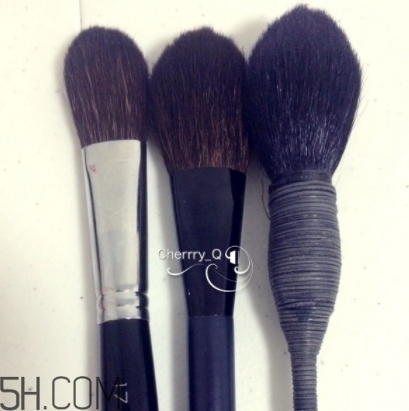 腮紅刷可以當(dāng)散粉刷嗎？腮紅刷和散粉刷區(qū)別