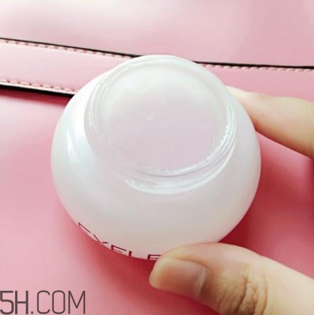 萱姿玫瑰水精華霜怎么樣？萱姿玫瑰水精華霜有激素嗎？