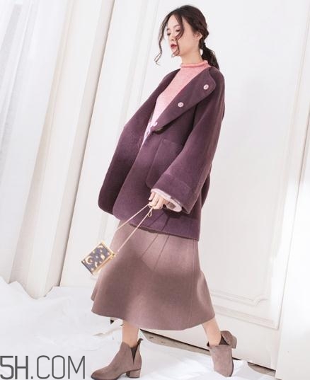 粉色內(nèi)搭怎么配外套？冬季也要風(fēng)度與溫度共存