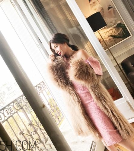 粉色內(nèi)搭怎么配外套？冬季也要風(fēng)度與溫度共存