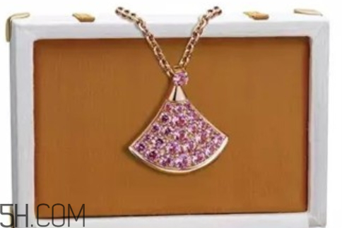 寶格麗2018情人節(jié)限量包包多少錢？什么顏色？