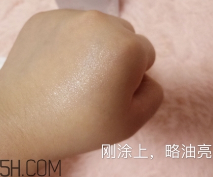 自然堂化妝品多少錢一套？