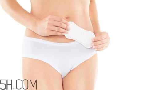 女人如何正確的使用衛(wèi)生巾？衛(wèi)生巾清涼好不好？