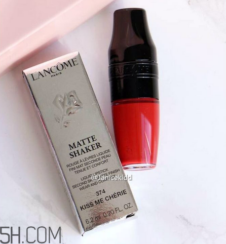 蘭蔻搖搖樂啞光唇釉186是什么顏色？蘭蔻氣墊光霧唇露試色