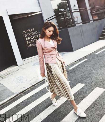 粉色皮衣怎么搭配好看？甜美機(jī)車(chē)少女風(fēng)