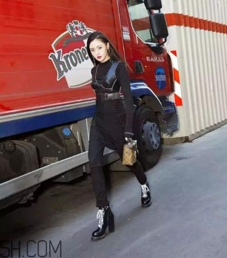 馬丁靴怎么搭配好看？這樣穿馬丁靴居然這么顯高