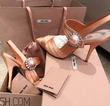 miumiu高跟鞋多少錢？婚禮上穿它再適合不過(guò)了