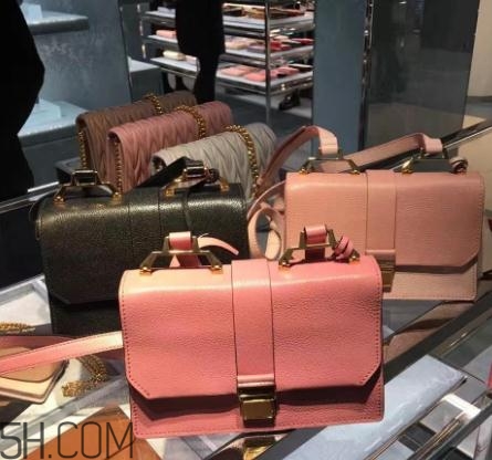 miumiu包包一般多少錢？這么仙的包包千萬(wàn)別錯(cuò)過(guò)
