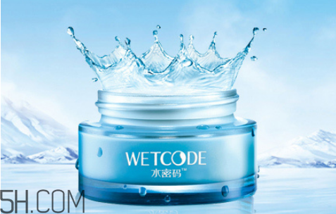 補水霜適合什么膚質？天天用補水霜的好處