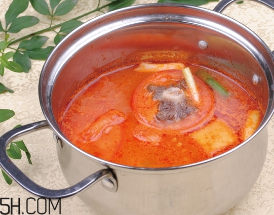 番茄鍋火鍋怎么做？自己動(dòng)手更放心