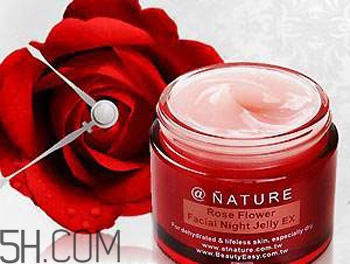 睡眠面膜晚上幾點(diǎn)用好？晚上使用睡眠面膜的正確順序