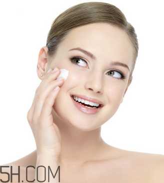 面霜什么時候用最好？保濕面霜哪個牌子好用？