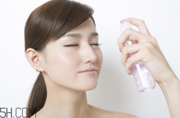 面霜什么時候用最好？保濕面霜哪個牌子好用？