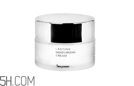 補水霜適合什么膚質？天天用補水霜的好處