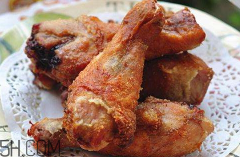 炸雞腿要先煮嗎 直接炸風(fēng)味更佳 炸雞腿要先煮嗎 直接炸風(fēng)味更佳