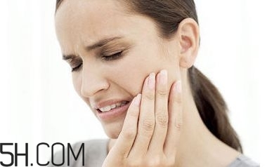 上火牙疼煲什么湯好？輕松解決上火牙疼問題