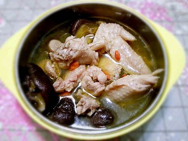 香菇燉雞用什么香菇好？干香菇是關鍵