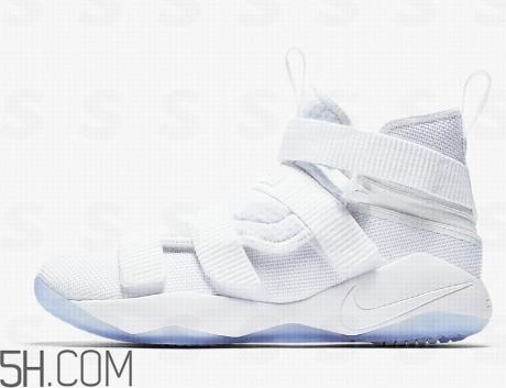 nike lebron soldier 11 flyease士兵11拉鏈版怎么樣？