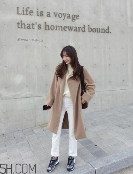 卡其色大衣怎么搭配？這樣穿氣質(zhì)滿滿