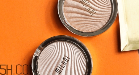 高光粉可以定妝嗎？和散粉并不相同