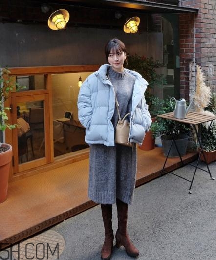 藍(lán)色面包服怎么搭配？塑造冬日運(yùn)動(dòng)活力