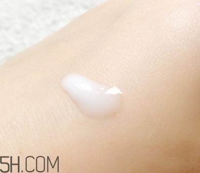 自然堂凝時(shí)鮮顏系列多少錢？來(lái)看看這個(gè)系列的產(chǎn)品