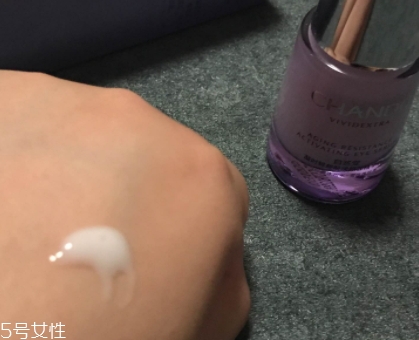 自然堂凝時鮮顏系列適合什么膚質(zhì)？