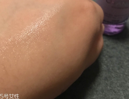 自然堂凝時鮮顏系列適合什么膚質(zhì)？