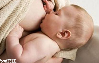 怎么樣才能有效追奶？堅持親喂是關鍵