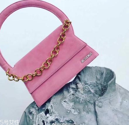 jacquemus包包多少錢？萬元以內(nèi)就能買到的個(gè)性包包